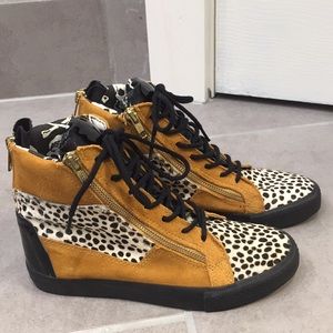 Betsey Johnson High Top Sneakers Size 7